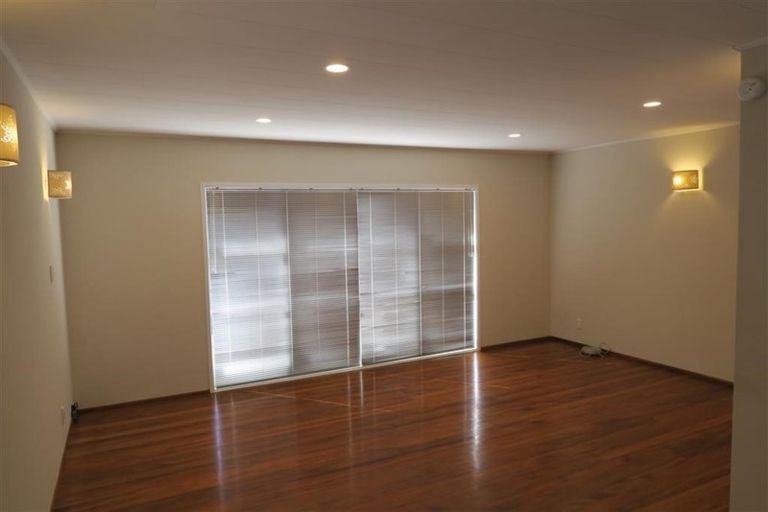 Photo of property in 20 Edgar Pearce Place, Howick, Auckland, 2014