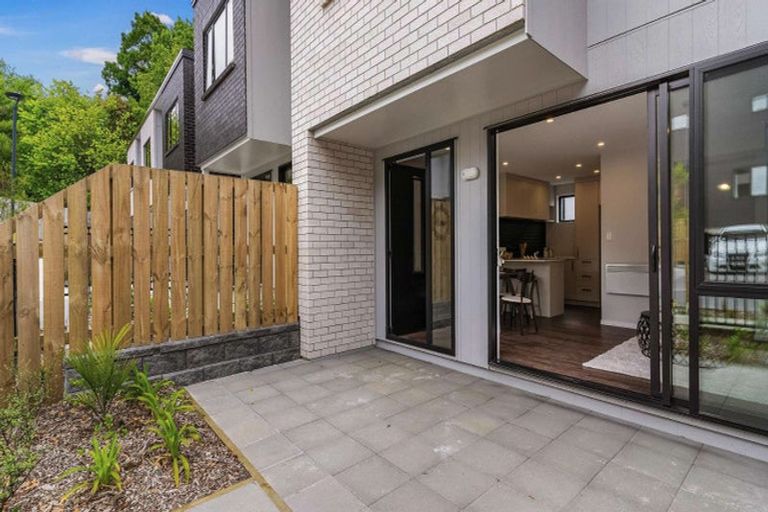 Photo of property in 36 Tokai Place, Glen Eden, Auckland, 0602