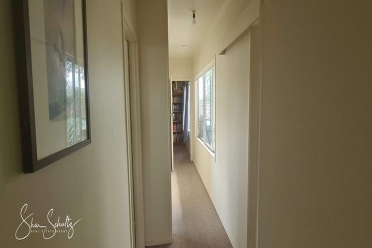 Photo of property in 35 Whaka Street, Maungaturoto, 0520