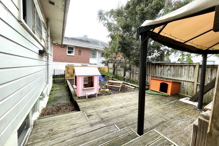 Photo of property in 12 Lewis Road, Pakuranga, Auckland, 2010