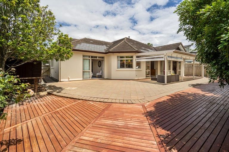 Photo of property in 11 English Oak Drive, Schnapper Rock, Auckland, 0632