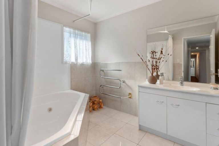 Photo of property in 57 Tawavale Street, Pukehangi, Rotorua, 3015