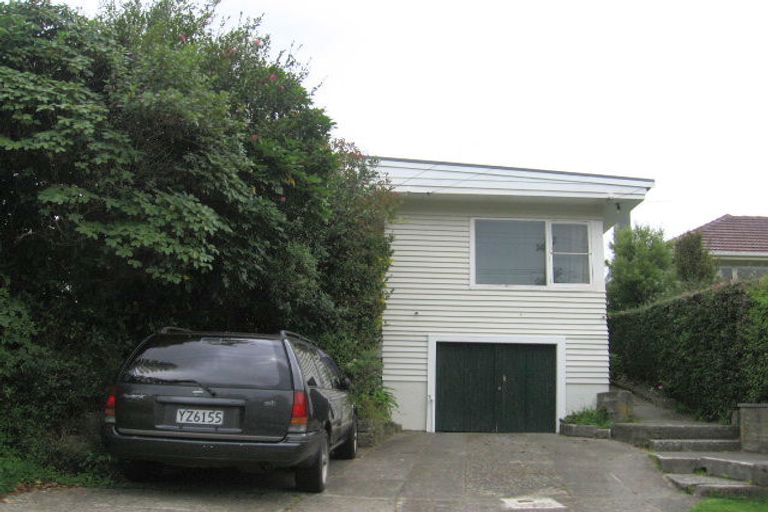 Photo of property in 19 Kiwi Crescent, Tawa, Wellington, 5028