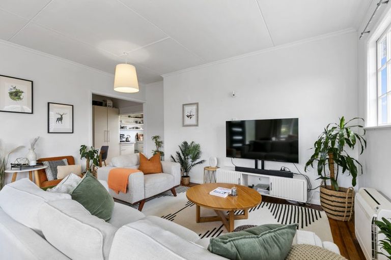 Photo of property in 19 Haunui Road, Pukerua Bay, 5026