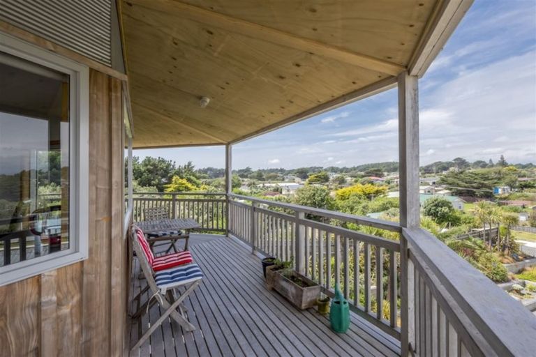 Photo of property in 103 Rua Avenue, Waitarere Beach, Levin, 5510