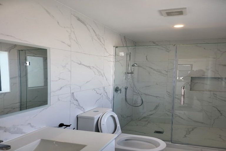 Photo of property in 2 Dotterel Place, Westgate, Auckland, 0614