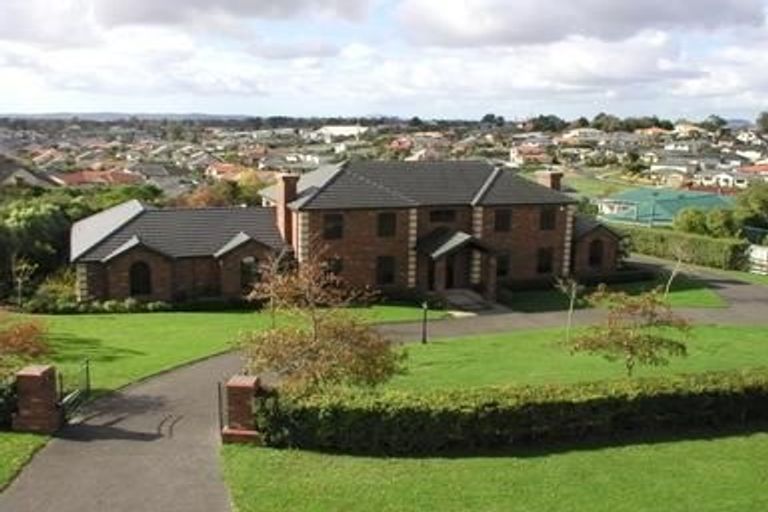 Photo of property in 13 Burgundy Park Avenue, Henderson, Auckland, 0612