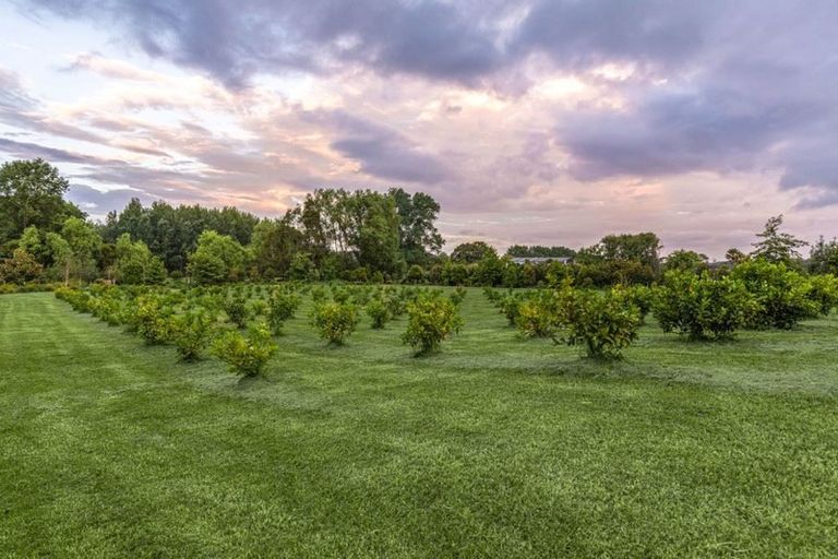 Photo of property in 1079 Kahikatea Flat Road, Waitoki, Kaukapakapa, 0871