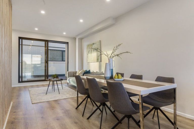 Photo of property in 2/14 Williamson Avenue, Belmont, Auckland, 0622