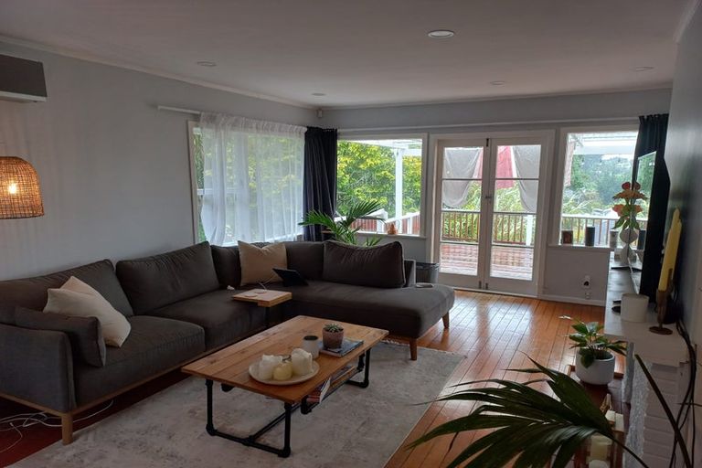 Photo of property in 1/18 Limmer Place, Browns Bay, Auckland, 0632