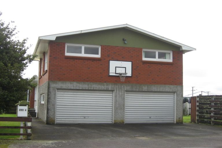 Photo of property in 295a Huatoki Street, Upper Vogeltown, New Plymouth, 4310