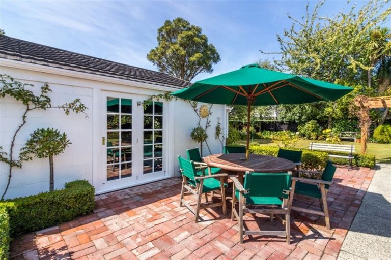 Photo of property in 20 Roa Road, Fendalton, Christchurch, 8041