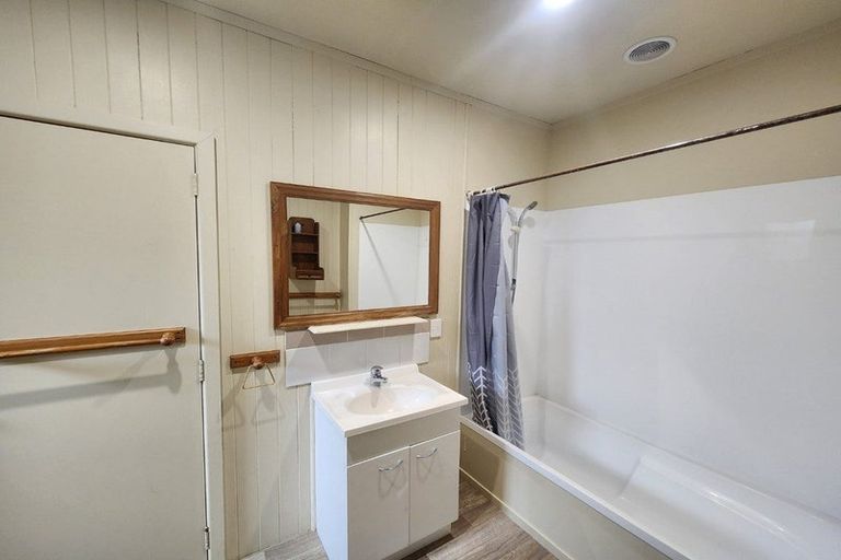 Photo of property in 32 Victoria Avenue, Waiuku, 2123