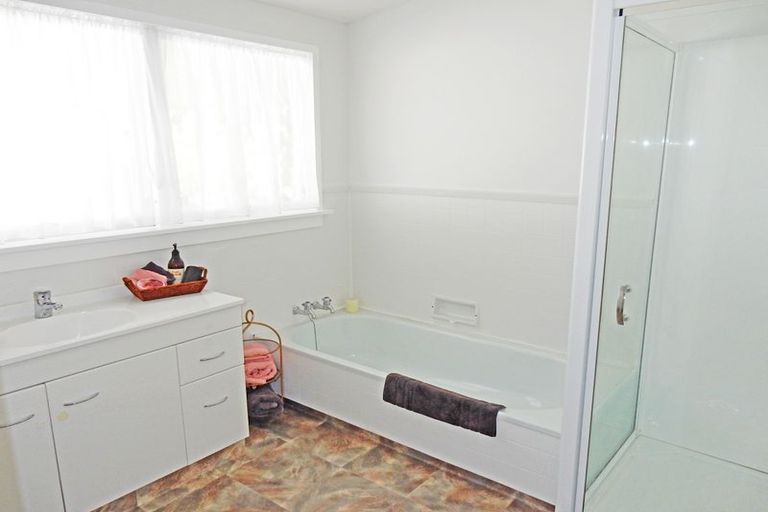 Photo of property in 1 Gordon Street, Weston, Oamaru, 9401