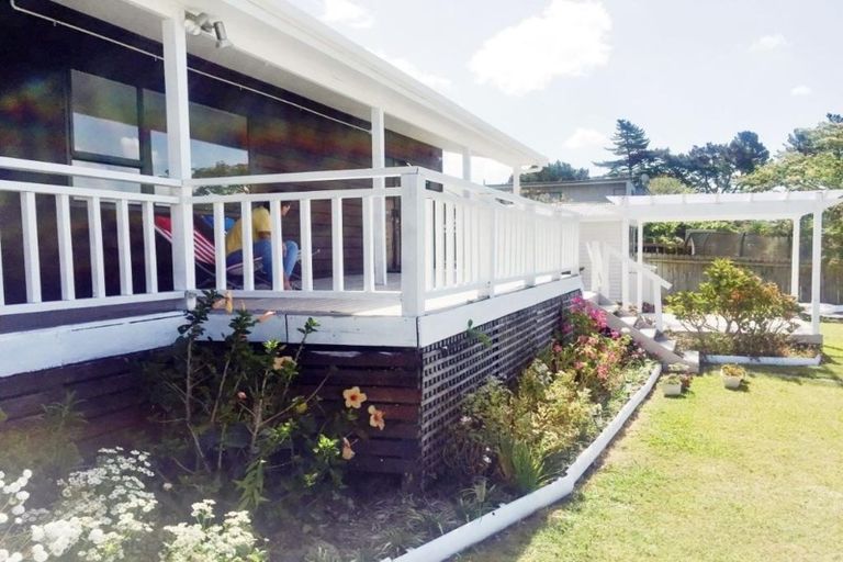 Photo of property in 3/165a Colwill Road, Massey, Auckland, 0614