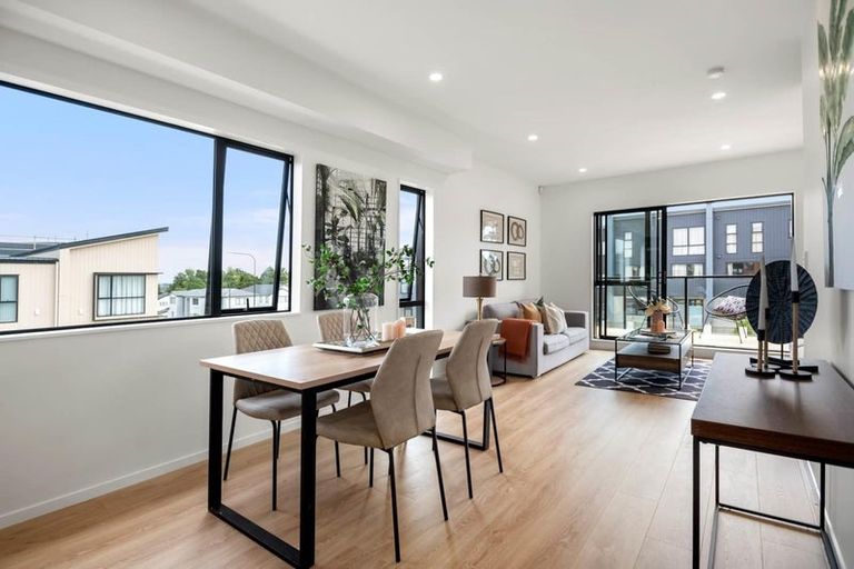 Photo of property in 19 Papatahi Lane, Flat Bush, Auckland, 2019