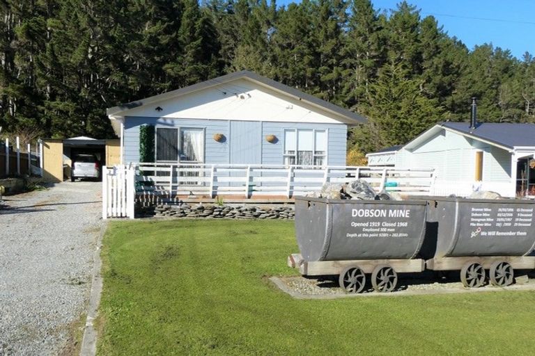 Photo of property in 2 Mawhera Street, Dobson, Greymouth, 7805