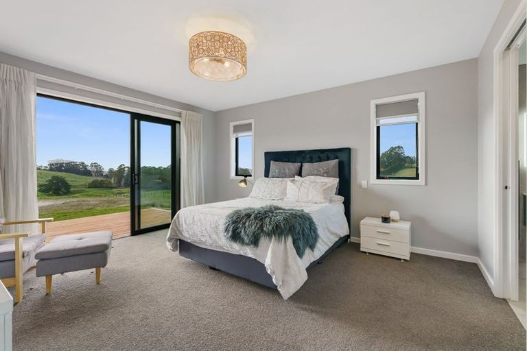 Photo of property in 5 Vickers Way, Acacia Bay, Taupo, 3385