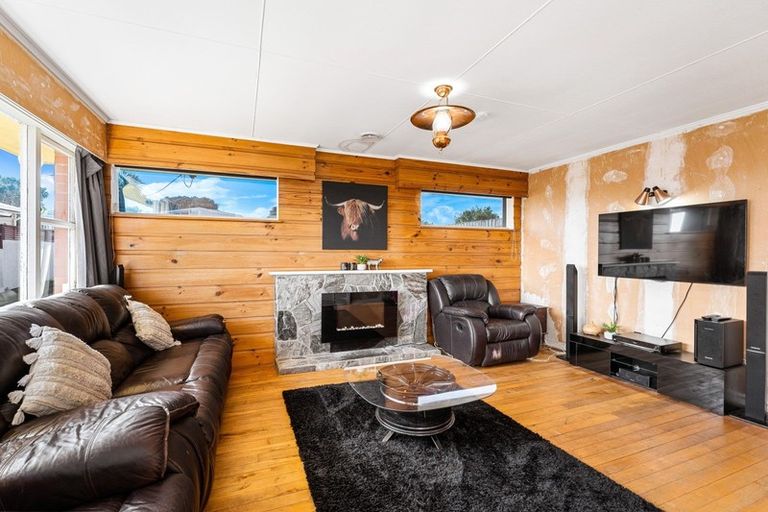 Photo of property in 10 Tirowhanga Road, Paremata, Porirua, 5024