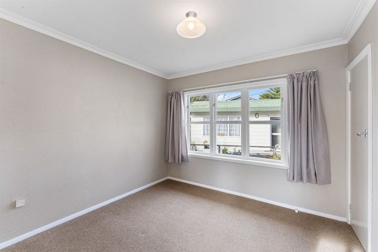 Photo of property in 9 Bluegum Road, Paraparaumu Beach, Paraparaumu, 5032