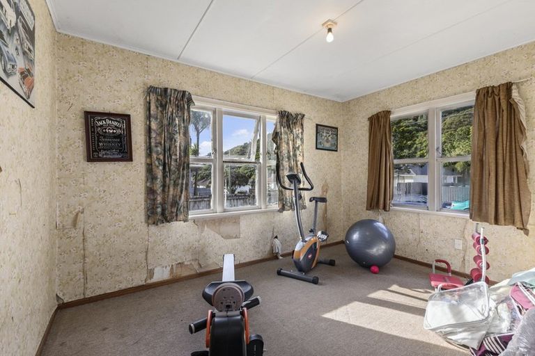 Photo of property in 56 Sunny Grove, Wainuiomata, Lower Hutt, 5014