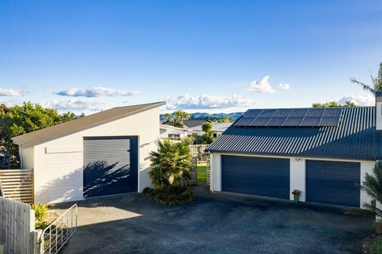 Photo of property in 7 Bermuda Place, One Tree Point, 0118