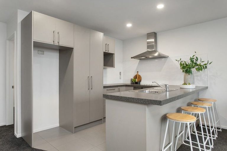 Photo of property in 172a Edgeware Road, Edgeware, Christchurch, 8013