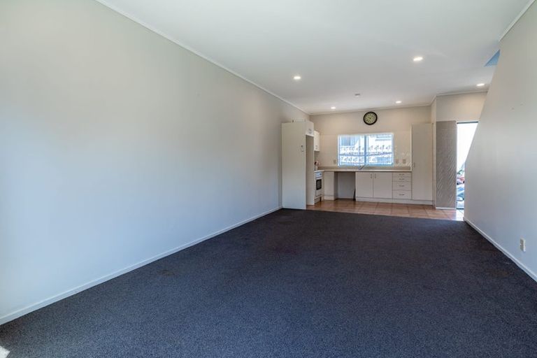 Photo of property in 13 Vitex Lane, Henderson, Auckland, 0612