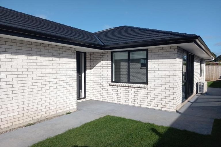 Photo of property in 529b Mangorei Road, Highlands Park, New Plymouth, 4312