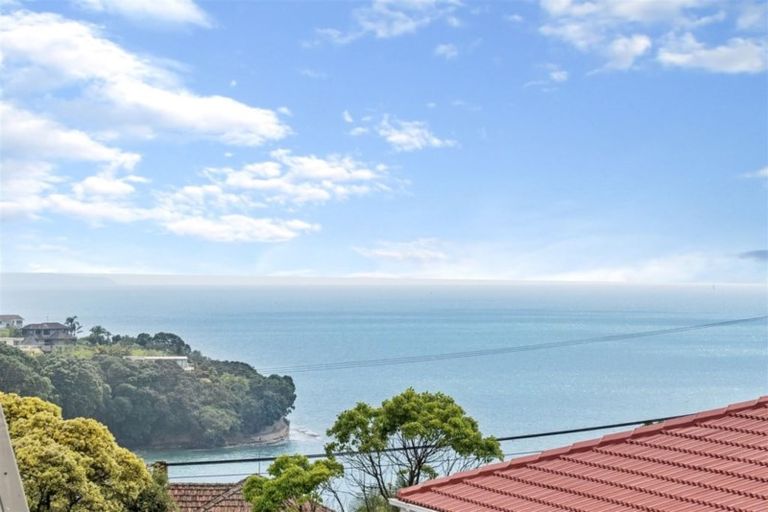 Photo of property in 2/9 Folkestone Street, Murrays Bay, Auckland, 0630