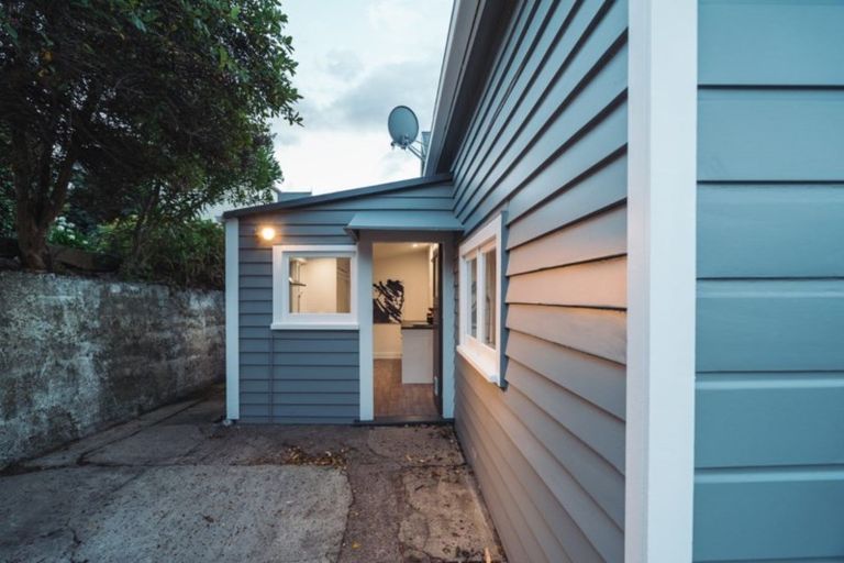 Photo of property in 6 Crosby Street, Mornington, Dunedin, 9011