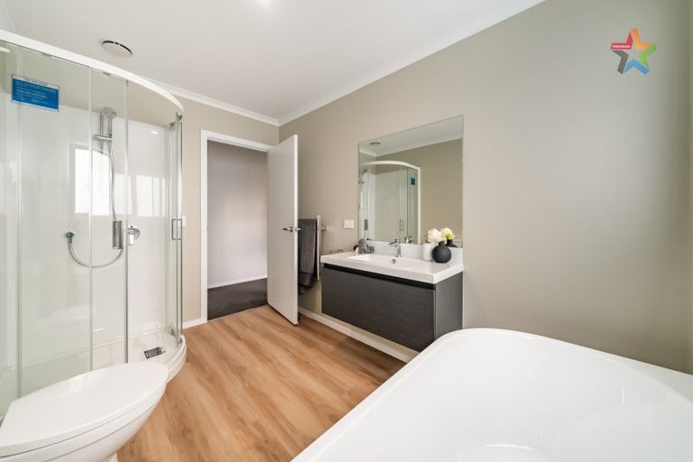 Photo of property in 8 Rotoiti Place, Paraparaumu, 5032