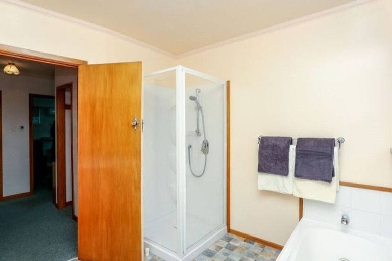 Photo of property in 37b Breakwater Road, Moturoa, New Plymouth, 4310