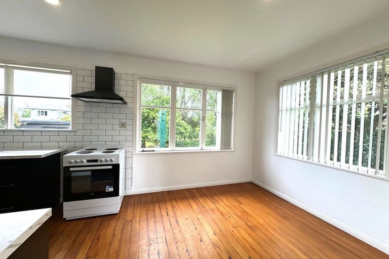 Photo of property in 37 Shortt Avenue, Mangere Bridge, Auckland, 2022