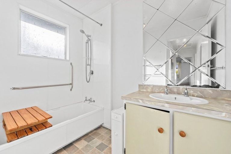 Photo of property in 17 Moki Place, Ruakaka, 0116