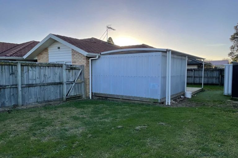 Photo of property in 2 Cathcart Close, Pukekohe, 2120