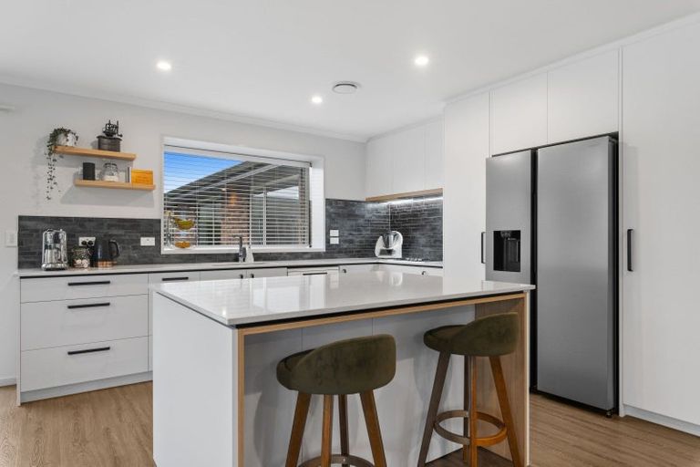 Photo of property in 44 Welsford Street, Woodend, 7610