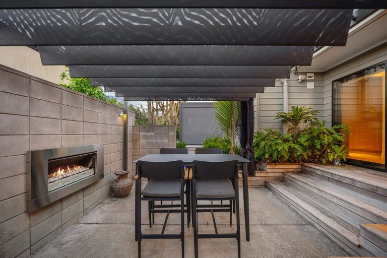 Photo of property in 9 Quebec Road, Milford, Auckland, 0620