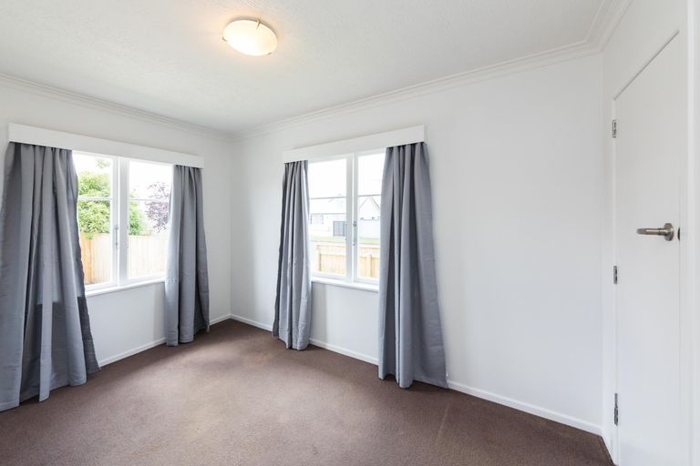 Photo of property in 1 Ferndale Place, Feilding, 4702
