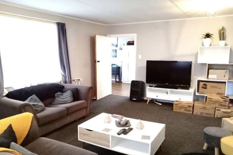 Photo of property in 10 Armstrong Place, Gonville, Whanganui, 4501