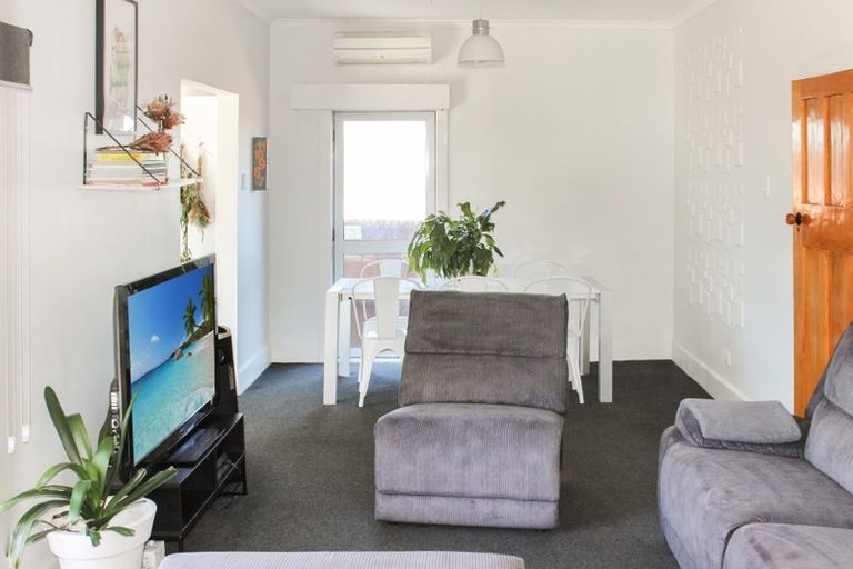 Photo of property in 8 Wainoni Road, Wainoni, Christchurch, 8061