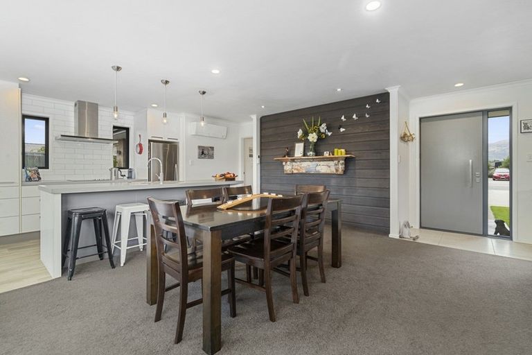 Photo of property in 4 Magnetic Place, Cromwell, 9310