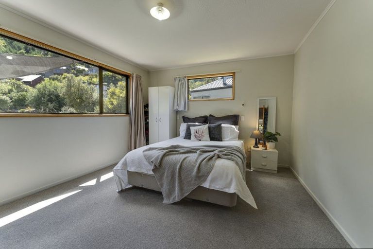 Photo of property in 10 Watts Road, Fernhill, Queenstown, 9300