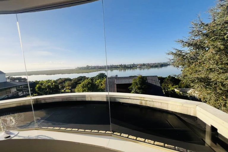 Photo of property in 15 Constable Lane, West Harbour, Auckland, 0618