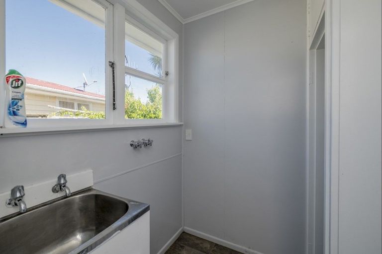 Photo of property in 8 John Street, Levin, 5510