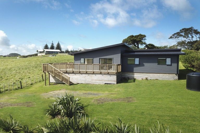 Photo of property in 4 Gillespie Drive, Baylys Beach, Dargaville, 0377