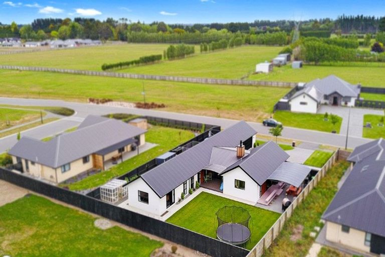 Photo of property in 31 Kingsdowne Drive, West Melton, 7618