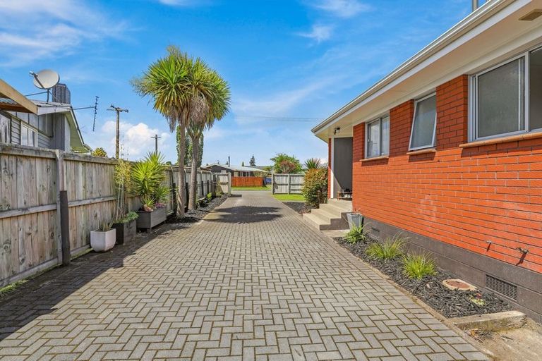 Photo of property in 21 Fenruss Street, Fairy Springs, Rotorua, 3015