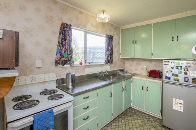 Photo of property in 16a Mako Mako Road, Levin, 5510