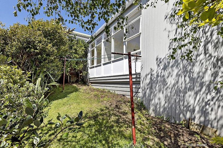 Photo of property in 2/144 Mairangi Road, Wilton, Wellington, 6012